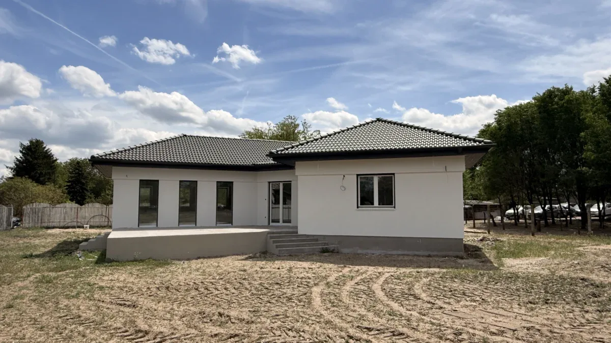Kecskemét – Úrihegy 128 m²-es téglaház 3000 m²-es telken – 1. kép